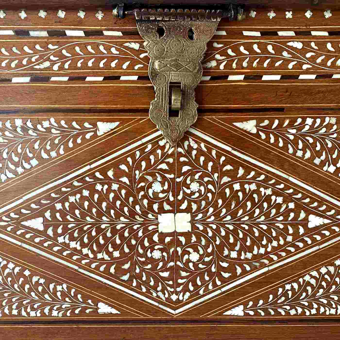 Diamond Inlay Trunk