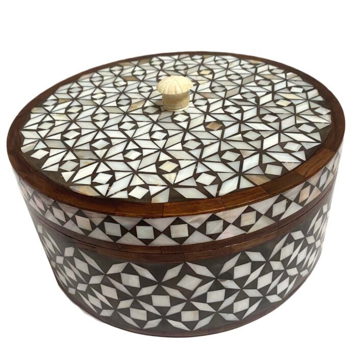 Round Mother of Pearl Box