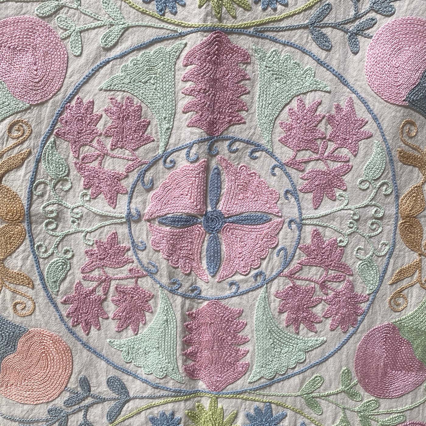 Pastel Suzani L Pastel Suzani L